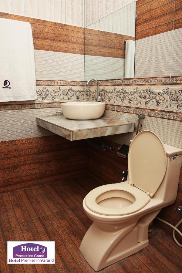 Hotel Premier Inn Johar Town Lahore Exterior foto