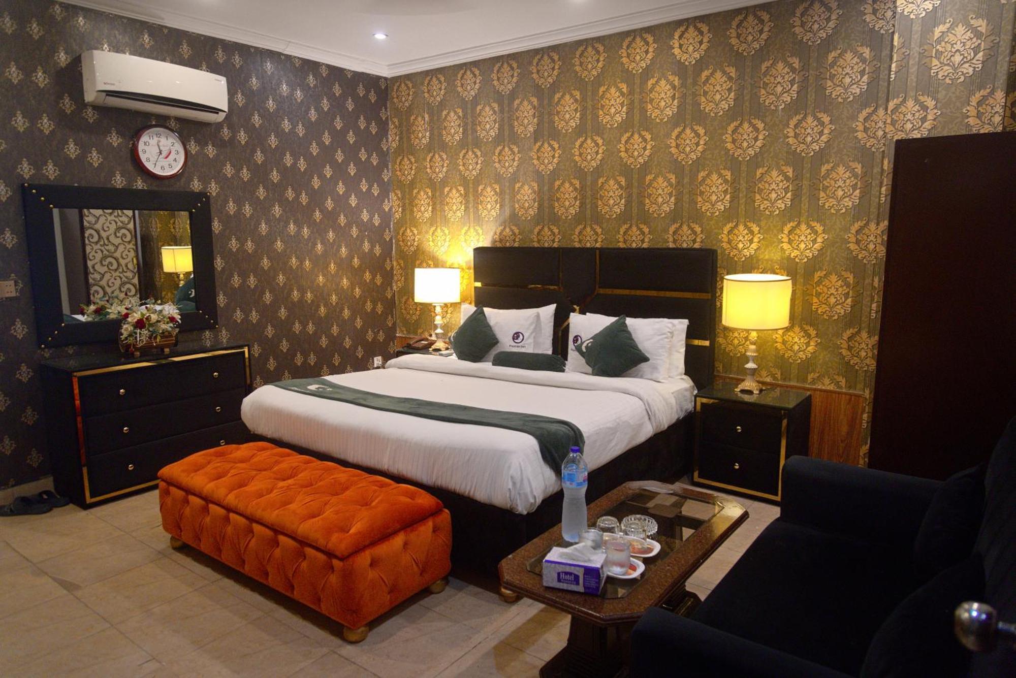 Hotel Premier Inn Johar Town Lahore Exterior foto