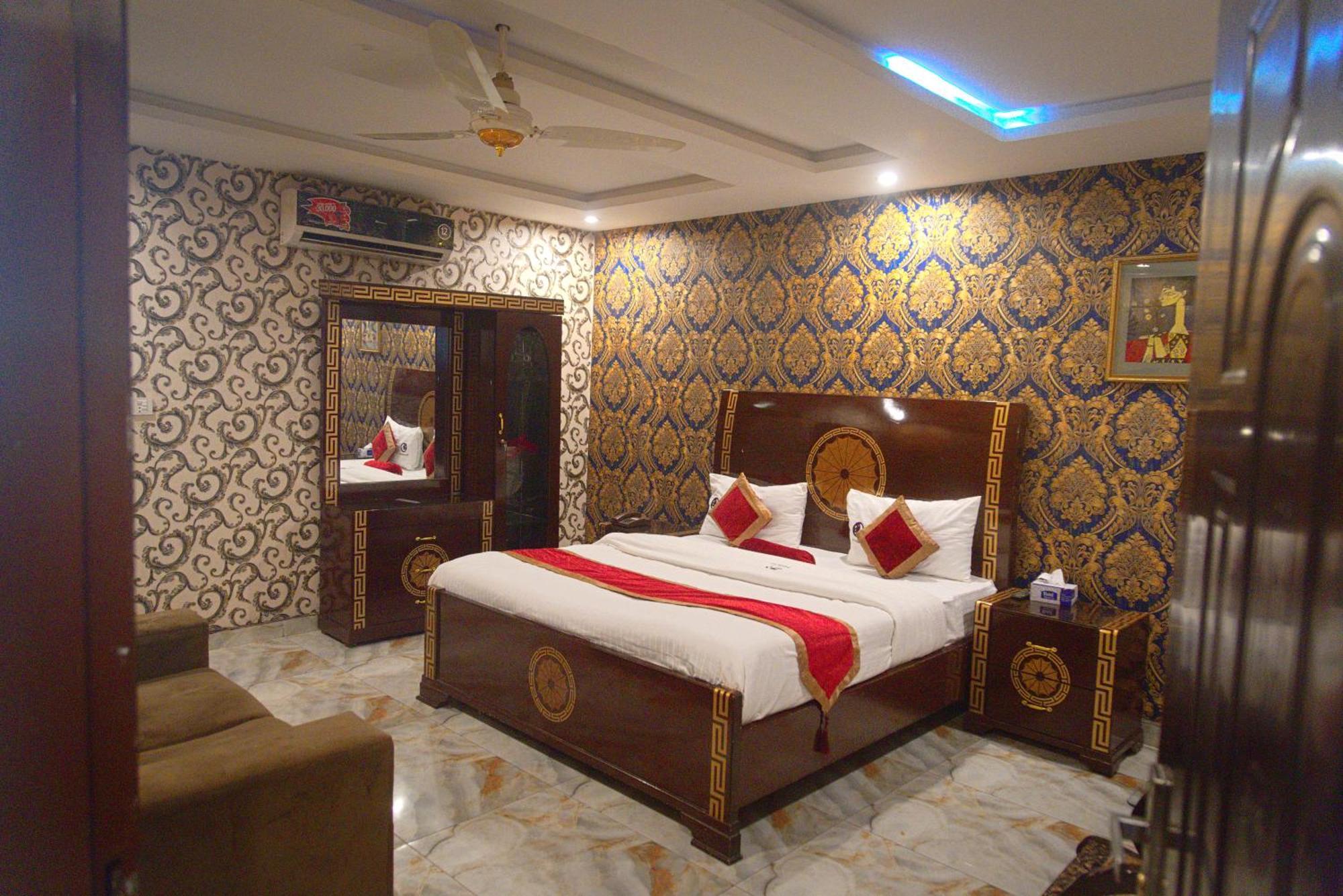 Hotel Premier Inn Johar Town Lahore Exterior foto