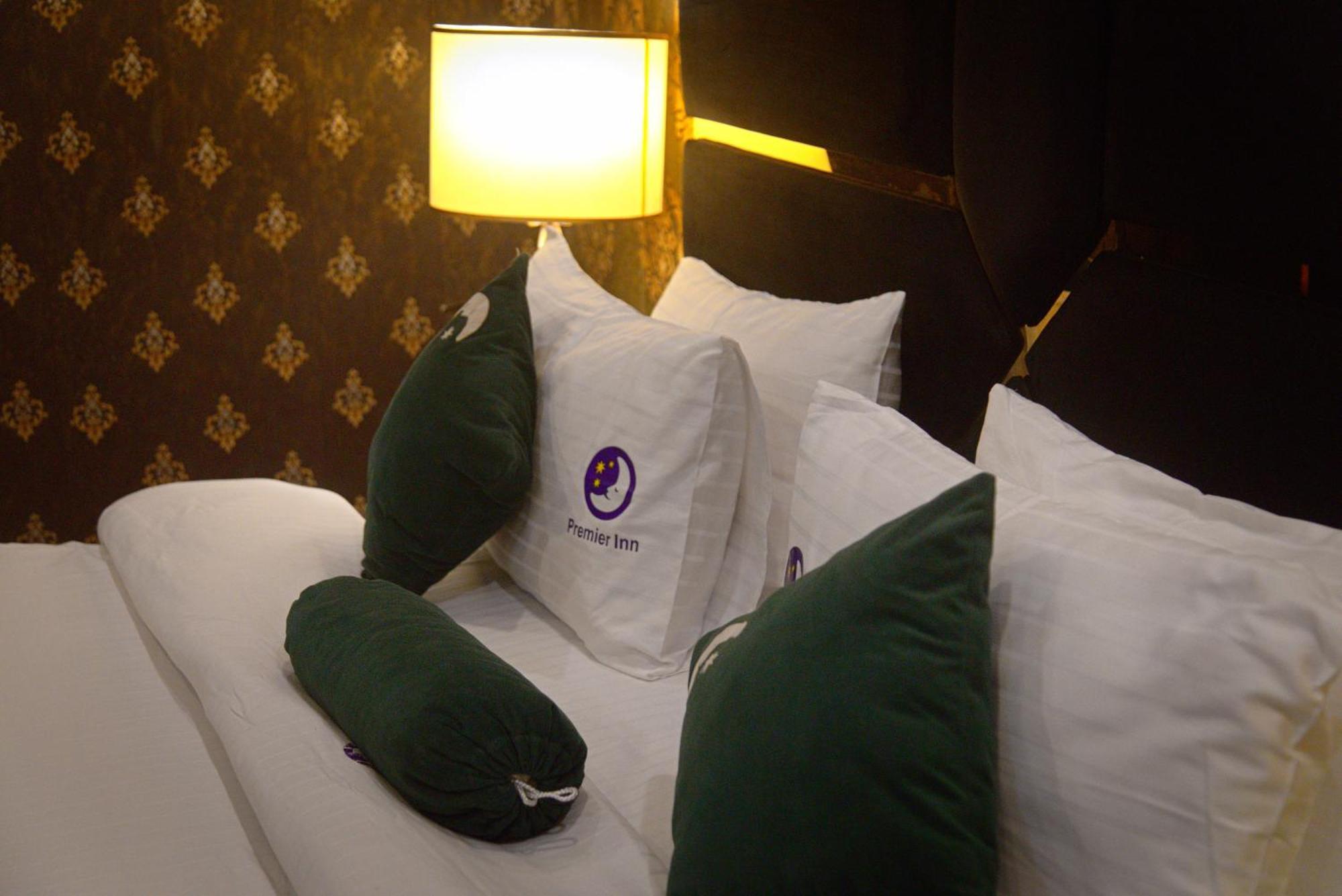 Hotel Premier Inn Johar Town Lahore Exterior foto