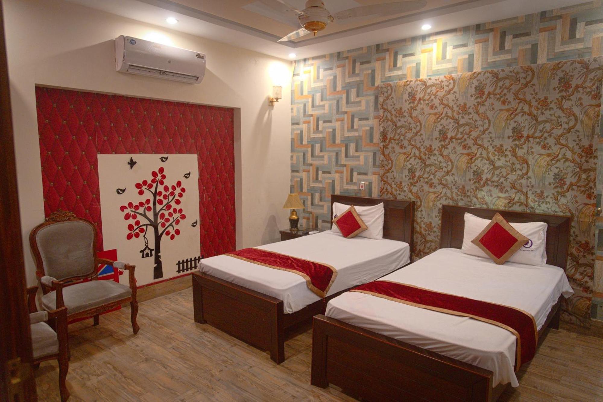 Hotel Premier Inn Johar Town Lahore Exterior foto