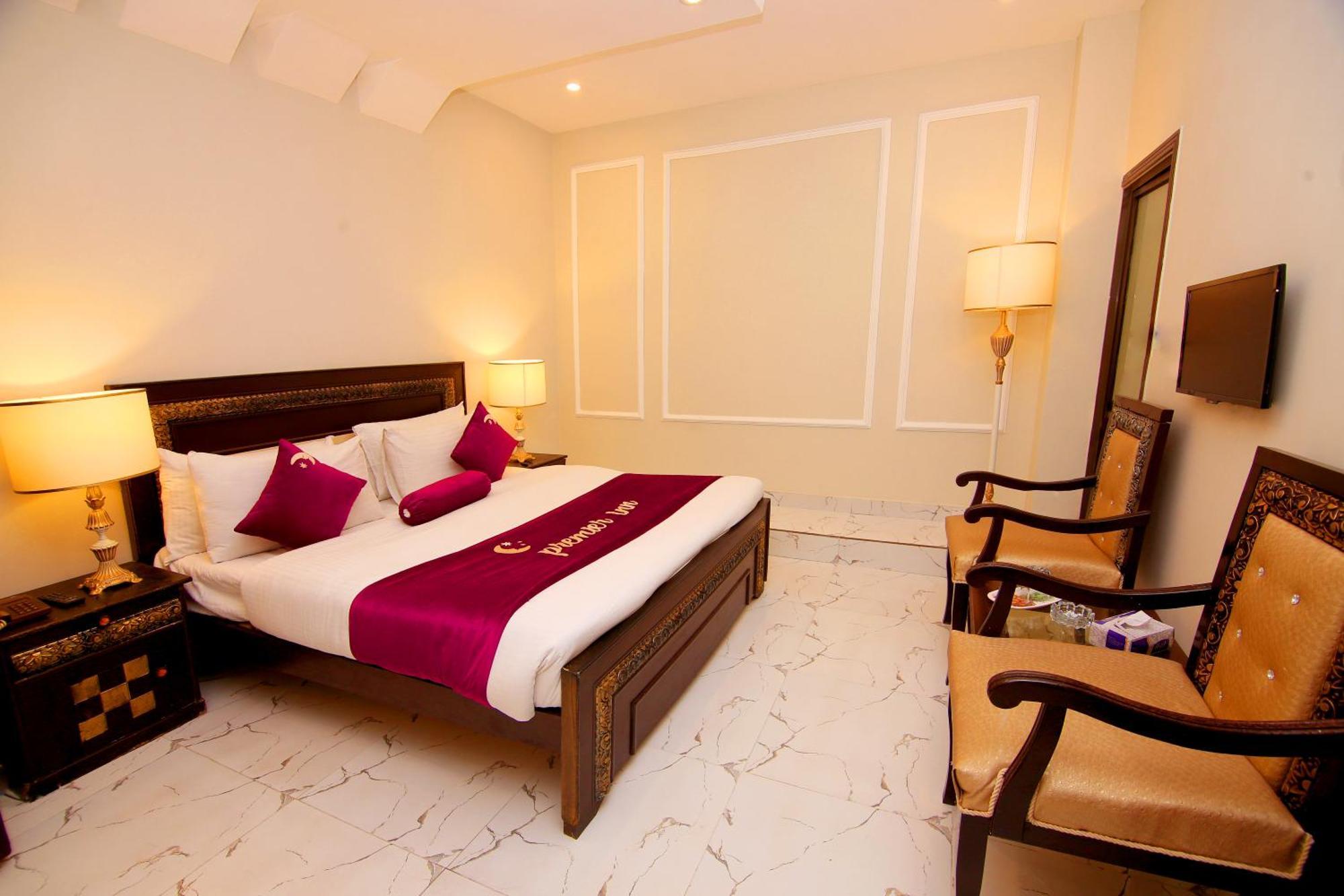 Hotel Premier Inn Johar Town Lahore Exterior foto