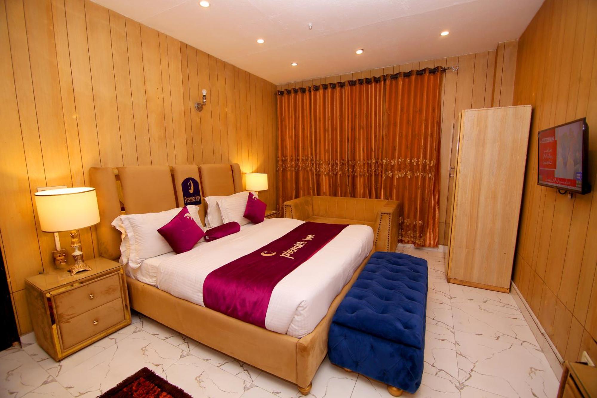 Hotel Premier Inn Johar Town Lahore Exterior foto