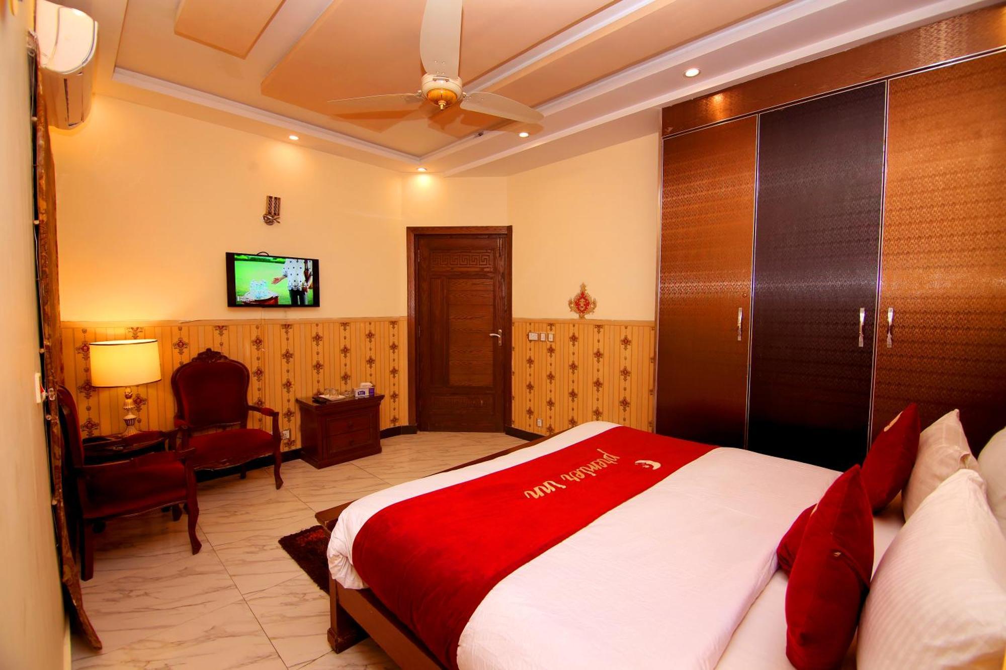 Hotel Premier Inn Johar Town Lahore Exterior foto