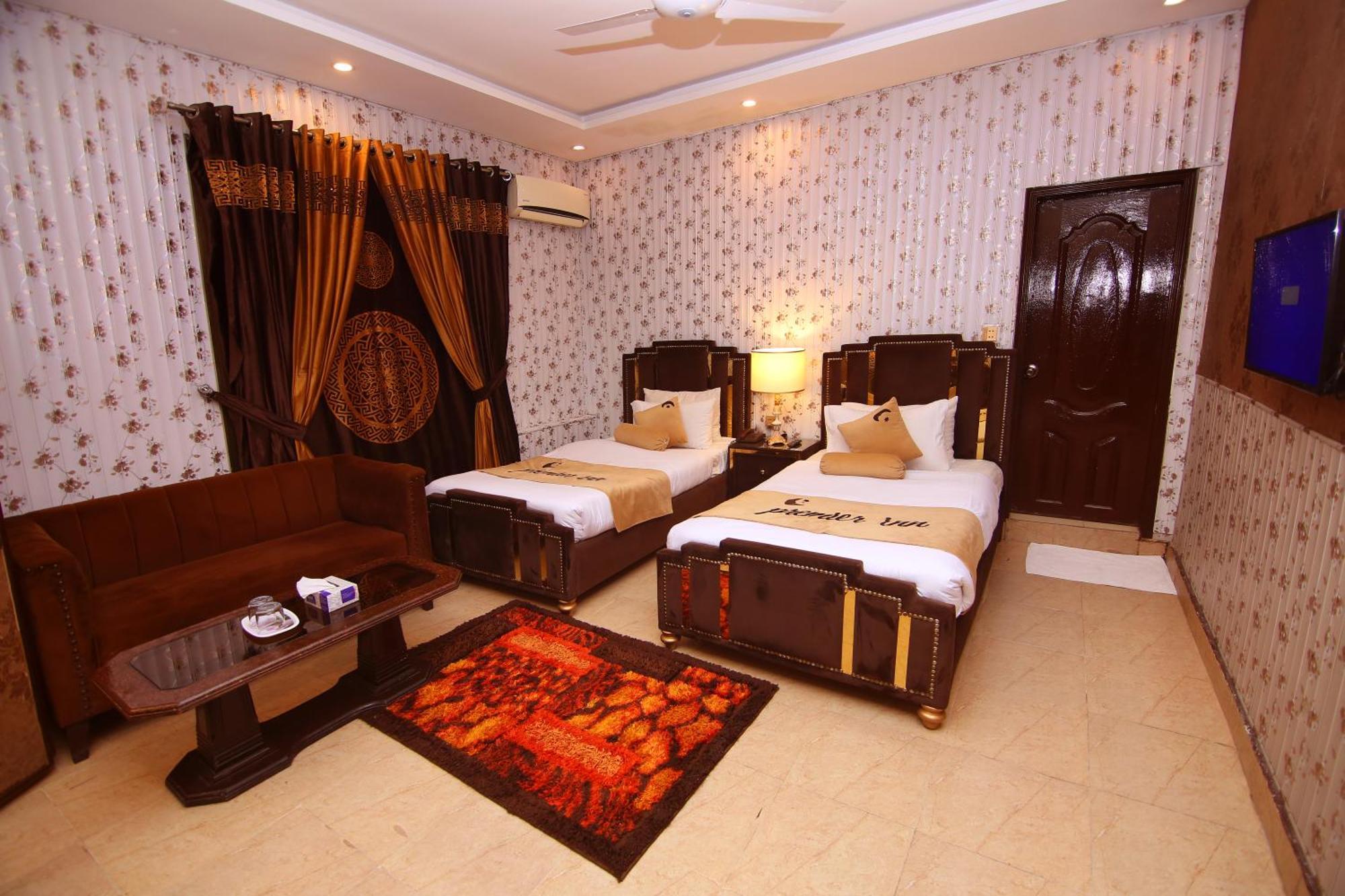 Hotel Premier Inn Johar Town Lahore Exterior foto