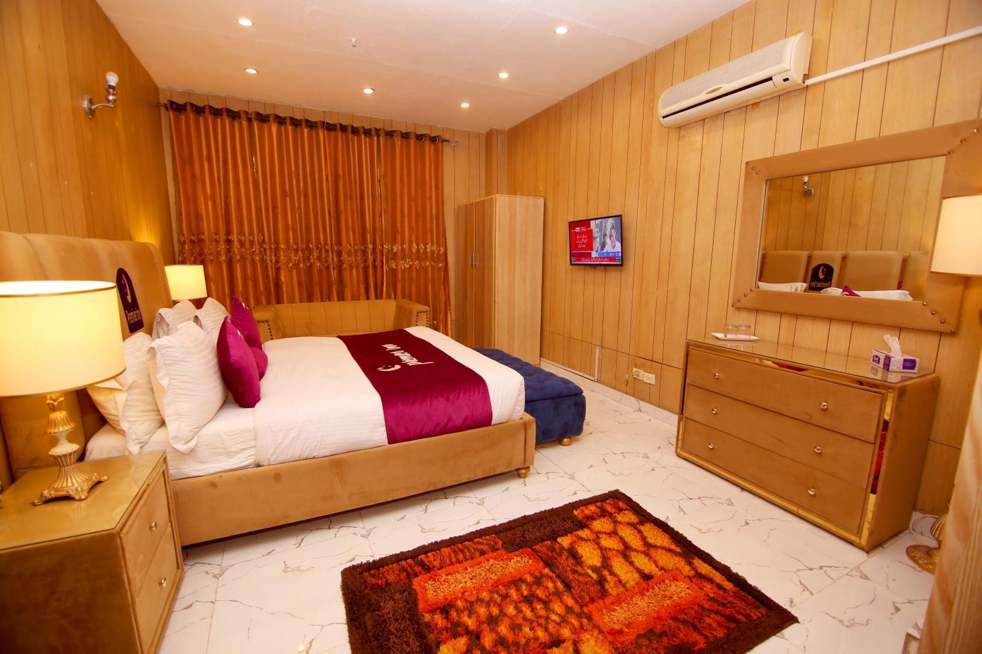 Hotel Premier Inn Johar Town Lahore Exterior foto